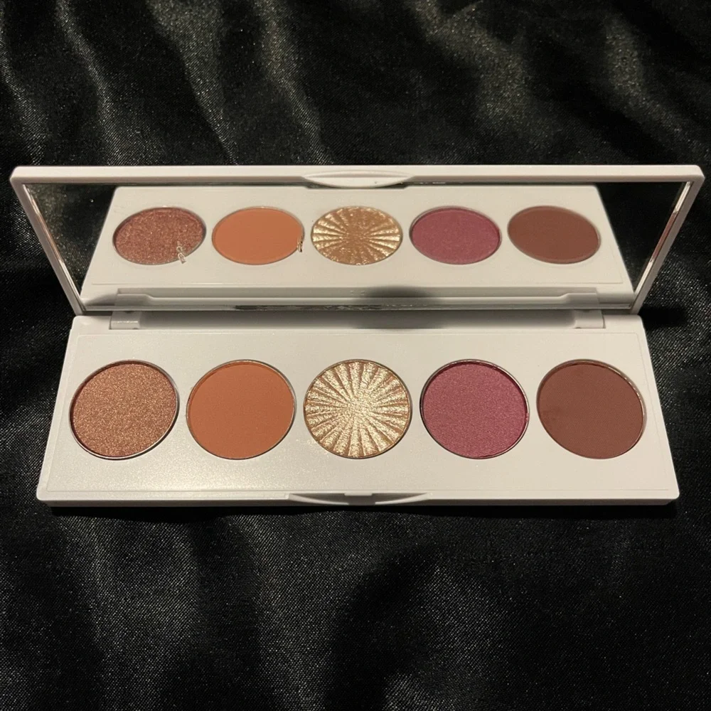 Ofra Eyeshadow Palette